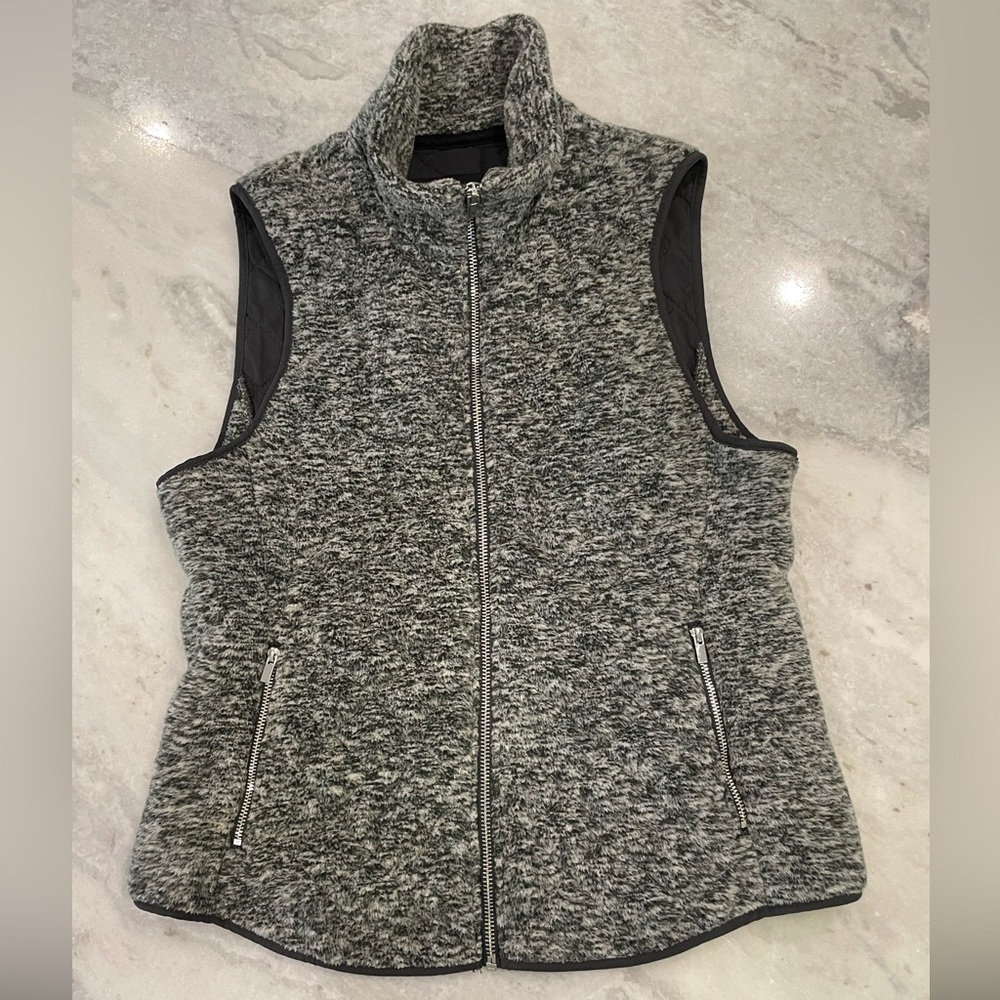 Abercrombie & Fitch women’s lightweight vest
